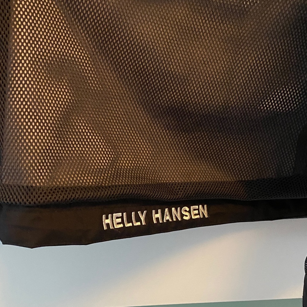 Helly Hansen Formula 1 (F1) 2022 Jacket with Honda Racing accents - Picture 11 of 16